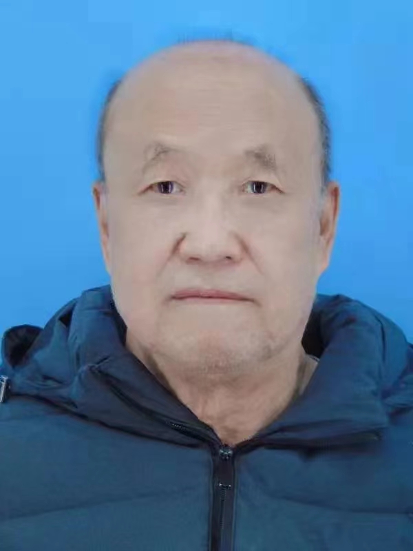 侯如龙 