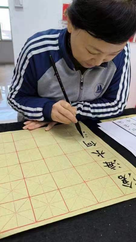 王雅莲